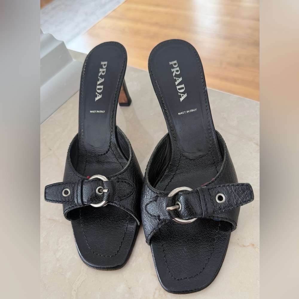 Prada Vera Cuoio Black Leather Open Toe Mules
